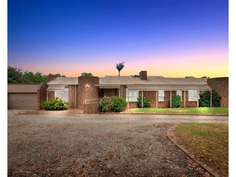 13 kororoit Court, Kurunjang VIC 3337