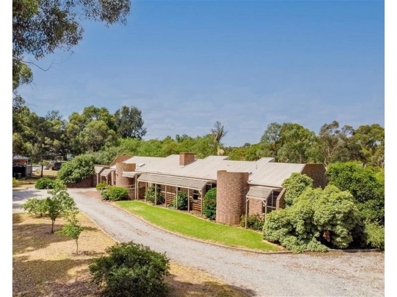 13 kororoit Court, Kurunjang VIC 3337