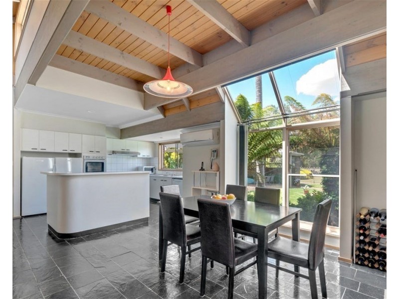 13 kororoit Court, Kurunjang VIC 3337