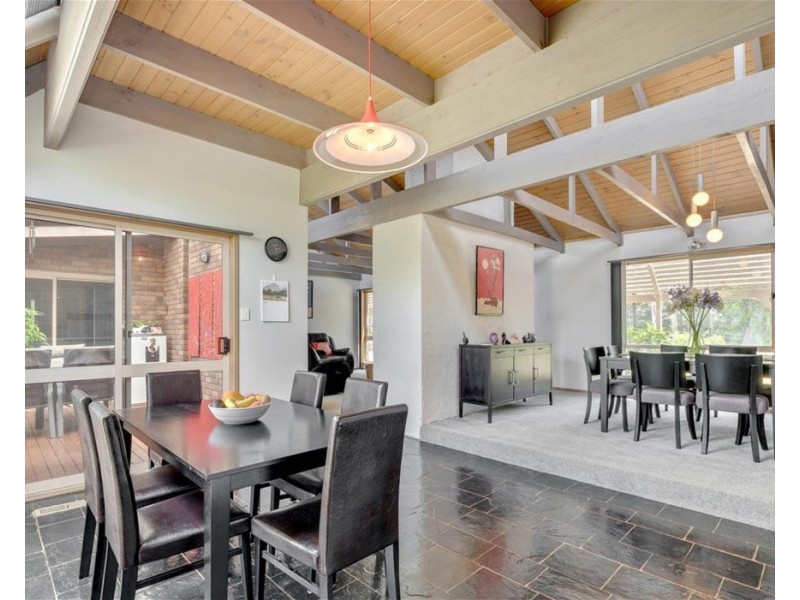 13 kororoit Court, Kurunjang VIC 3337