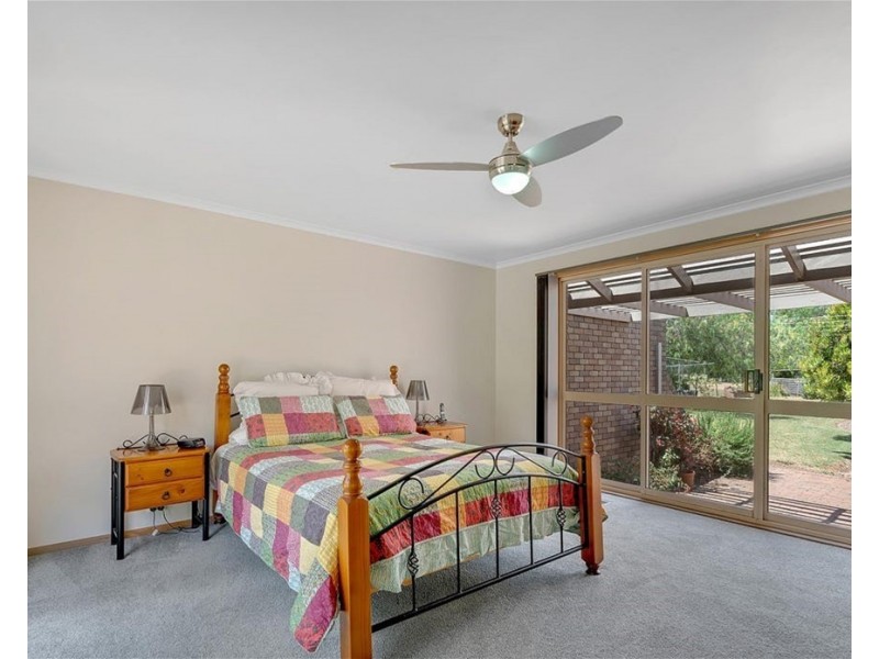 13 kororoit Court, Kurunjang VIC 3337