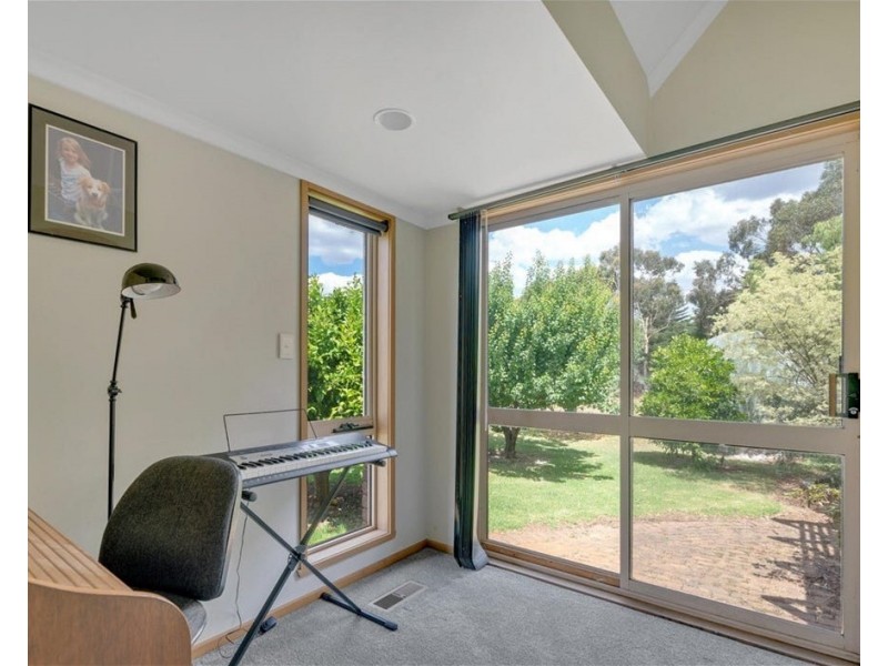 13 kororoit Court, Kurunjang VIC 3337