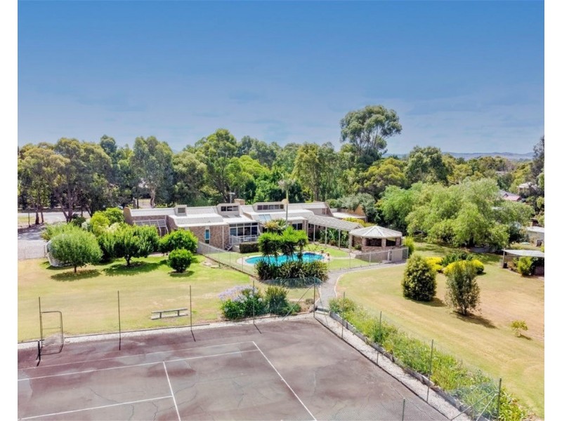 13 kororoit Court, Kurunjang VIC 3337