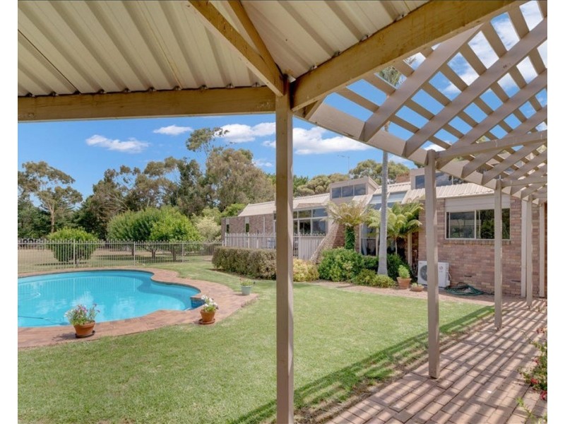 13 kororoit Court, Kurunjang VIC 3337