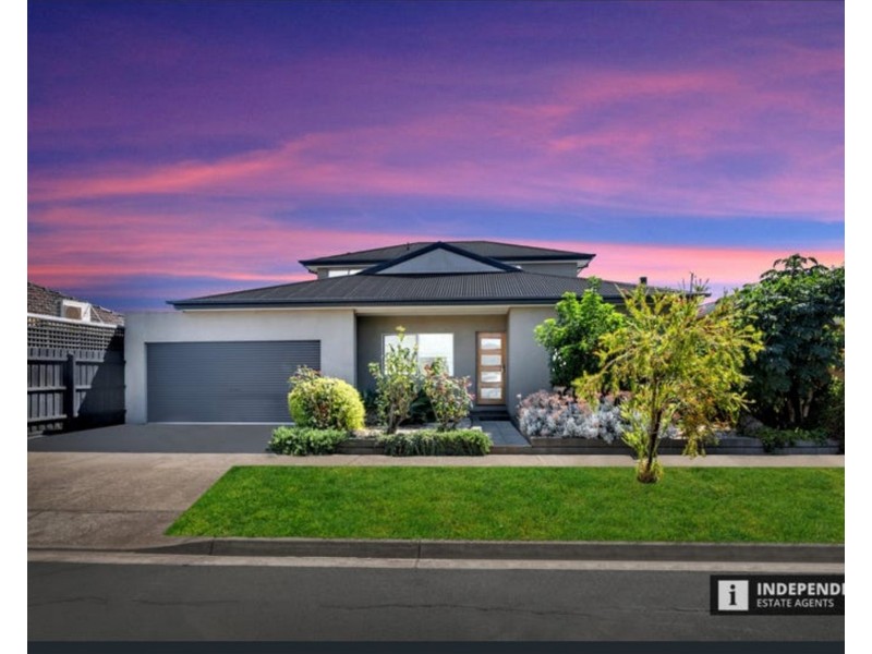 24 Mcdonald Street, Melton South VIC 3338