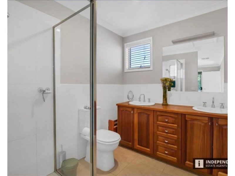 24 Mcdonald Street, Melton South VIC 3338