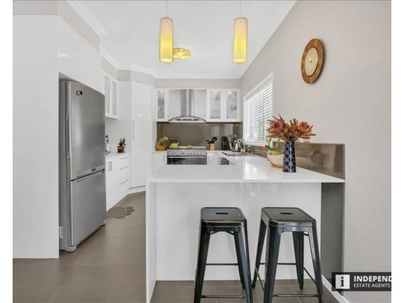 24 Mcdonald Street, Melton South VIC 3338