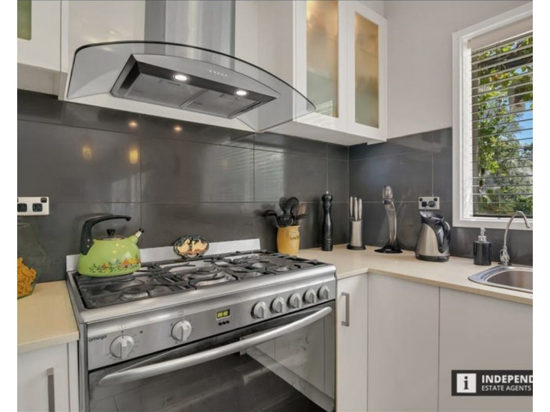 24 Mcdonald Street, Melton South VIC 3338