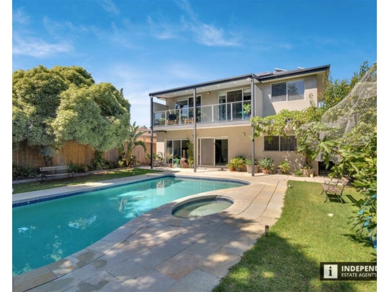 24 Mcdonald Street, Melton South VIC 3338