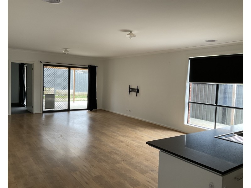 44 Applejack Boulevard, Clyde VIC 3978