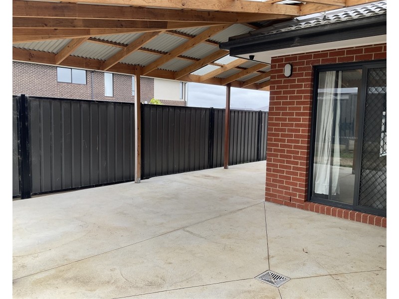 44 Applejack Boulevard, Clyde VIC 3978