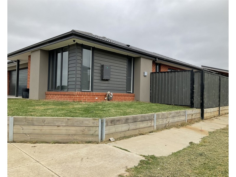 44 Applejack Boulevard, Clyde VIC 3978