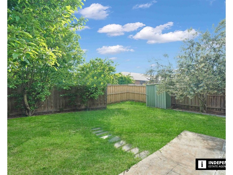 19  Old Bridge Boulevard, Melton South VIC 3338