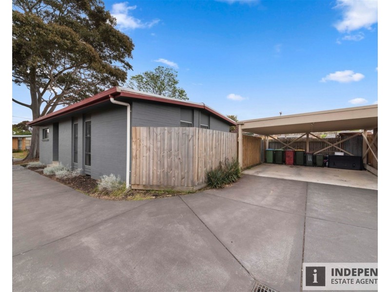 1/11 Bouvardia Crescent, Frankston North VIC 3200