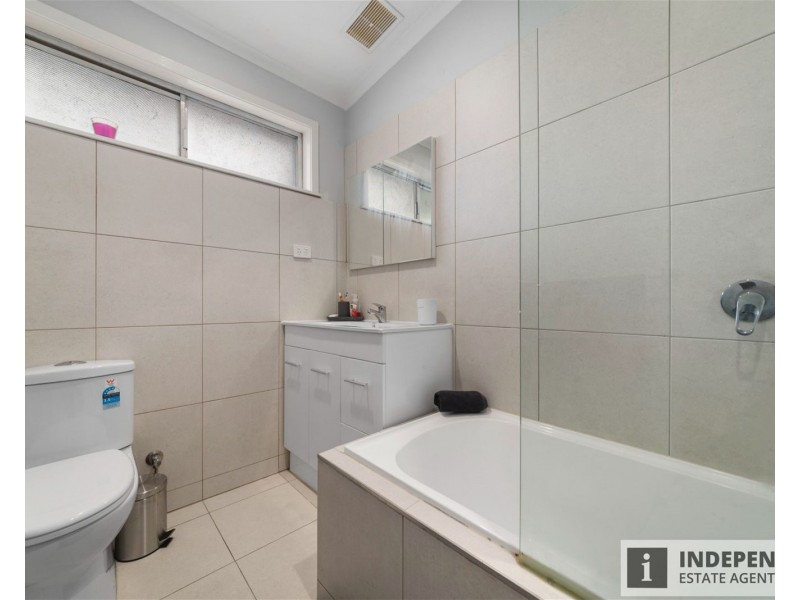 1/11 Bouvardia Crescent, Frankston North VIC 3200