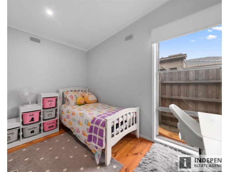 1/11 Bouvardia Crescent, Frankston North VIC 3200