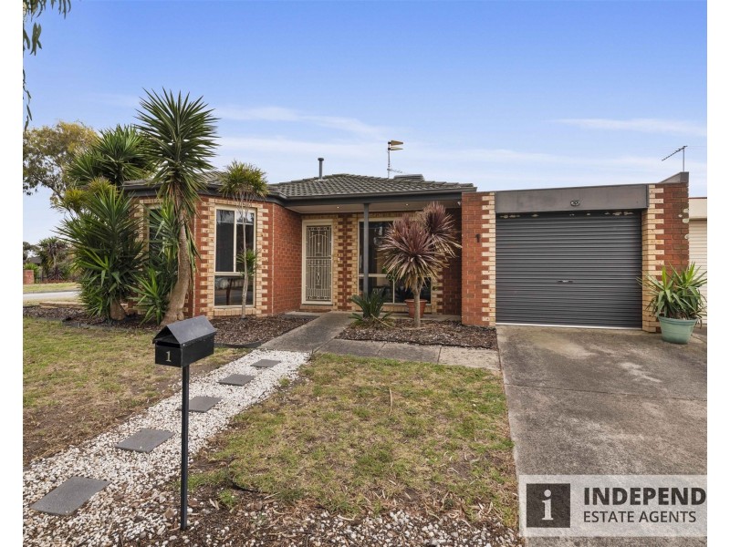 1 Oakwood Drive, Carrum Downs VIC 3201