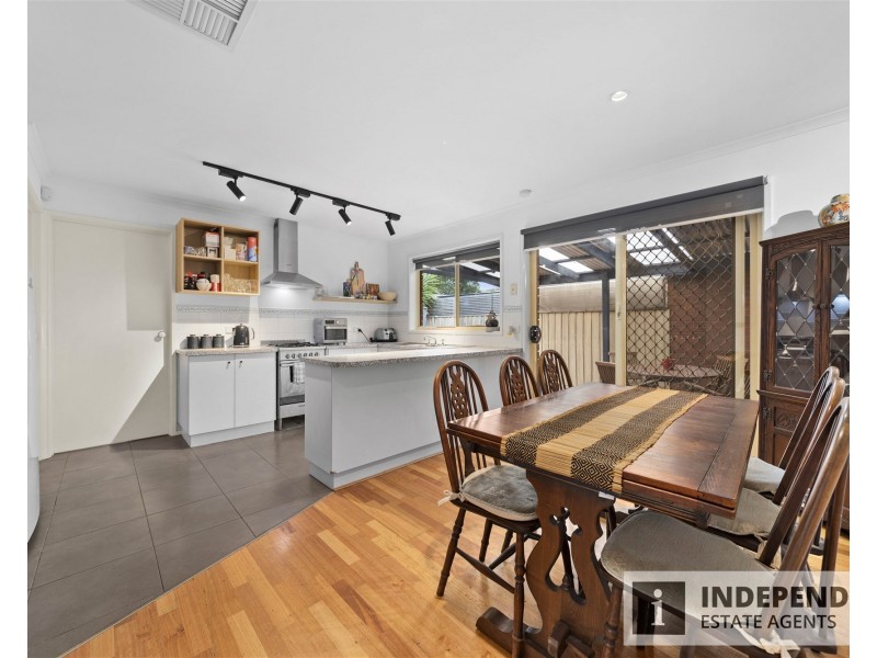 1 Oakwood Drive, Carrum Downs VIC 3201