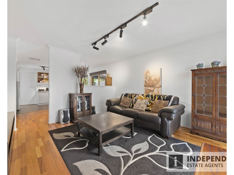 1 Oakwood Drive, Carrum Downs VIC 3201