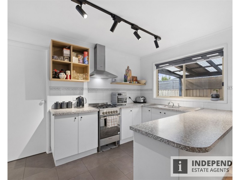 1 Oakwood Drive, Carrum Downs VIC 3201