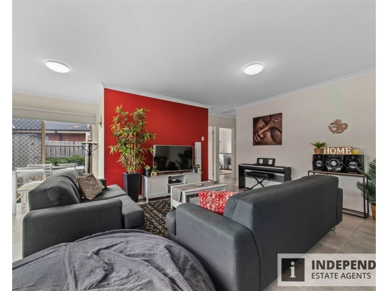 2/11 Bouvardia Crescent, Frankston North VIC 3200