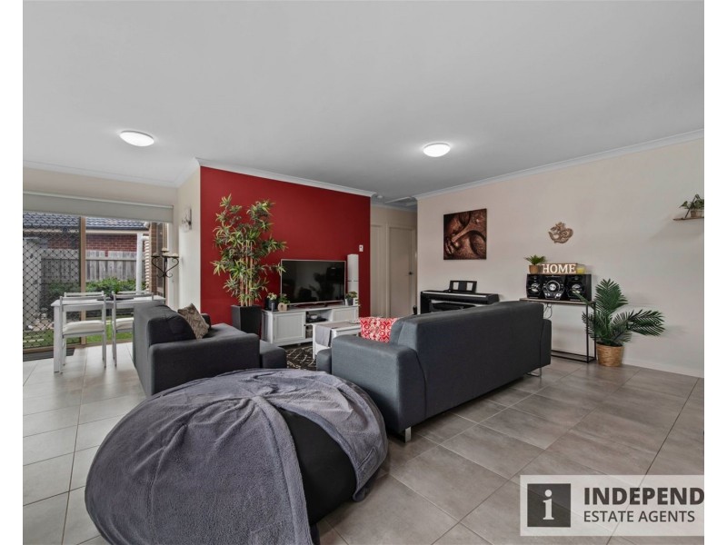 2/11 Bouvardia Crescent, Frankston North VIC 3200