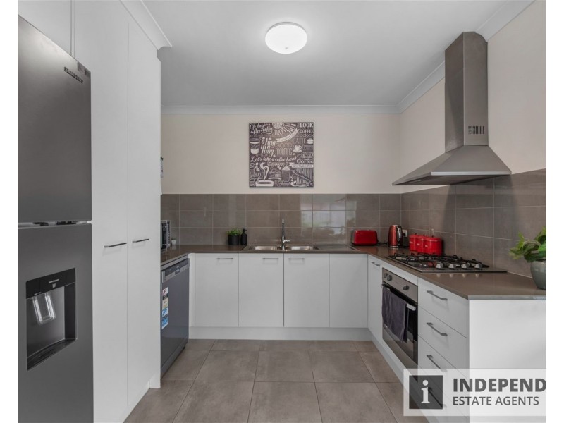 2/11 Bouvardia Crescent, Frankston North VIC 3200