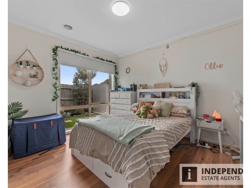 2/11 Bouvardia Crescent, Frankston North VIC 3200