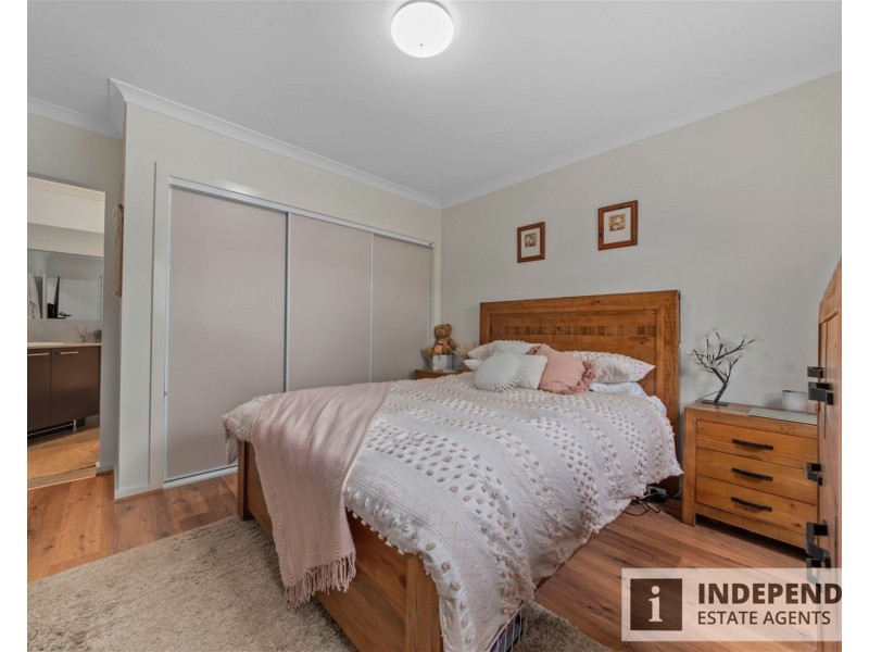 2/11 Bouvardia Crescent, Frankston North VIC 3200