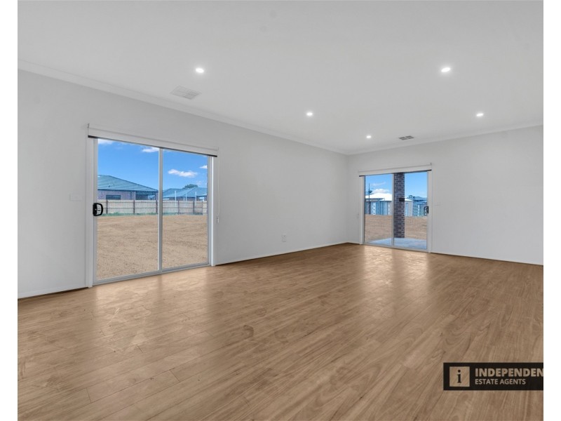 74  Sumac Street, Brookfield VIC 3338