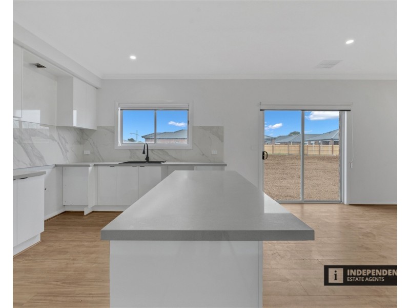 74  Sumac Street, Brookfield VIC 3338