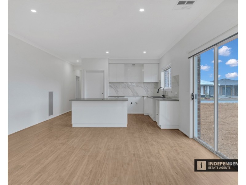 74  Sumac Street, Brookfield VIC 3338