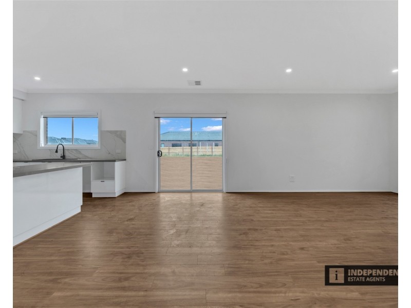 74  Sumac Street, Brookfield VIC 3338