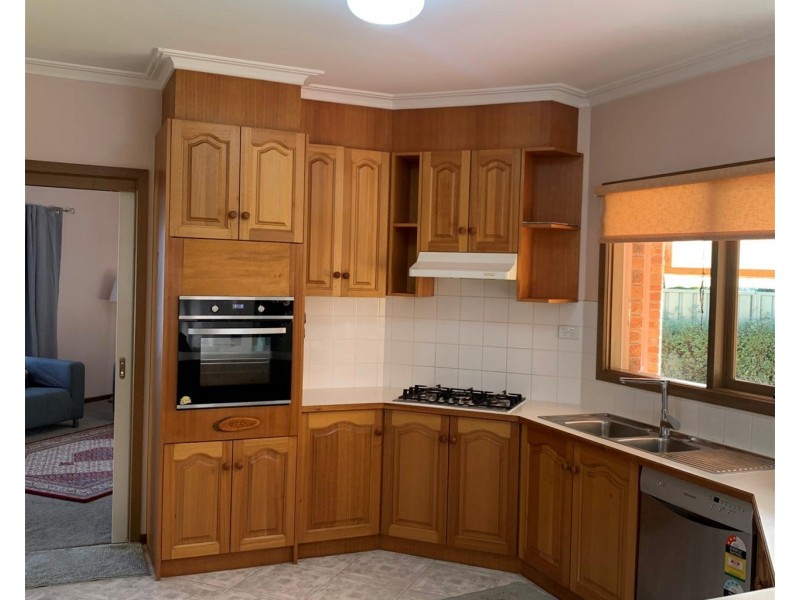 90 Hoysted Avenue, Cranbourne North VIC 3977