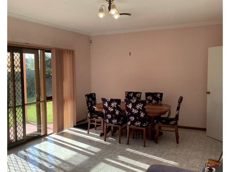 90 Hoysted Avenue, Cranbourne North VIC 3977