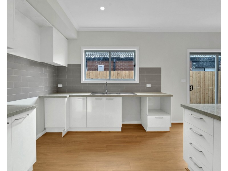 76 Sumac Street, Brookfield VIC 3338