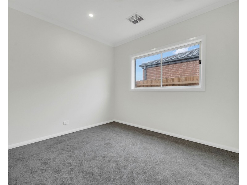76 Sumac Street, Brookfield VIC 3338
