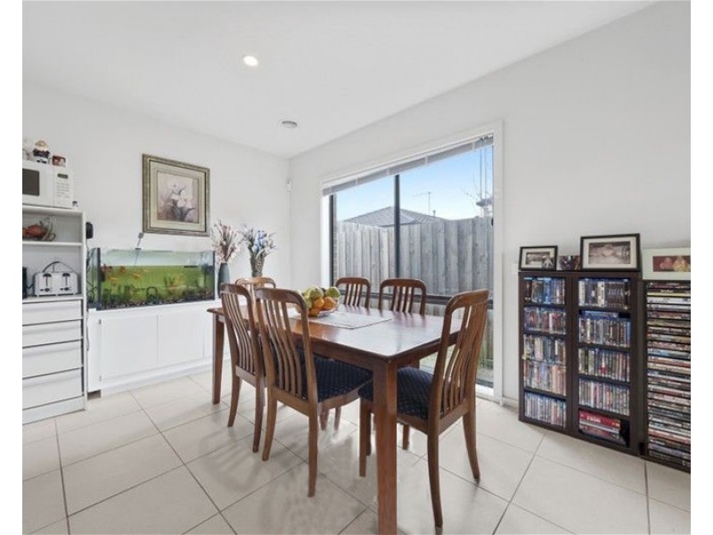 15 Denistoun Crescent, Cranbourne VIC 3977
