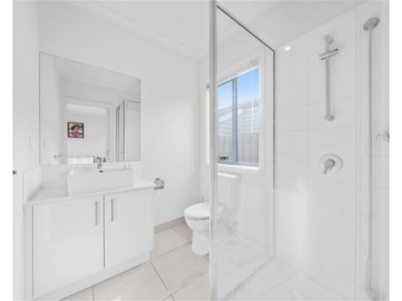 15 Denistoun Crescent, Cranbourne VIC 3977