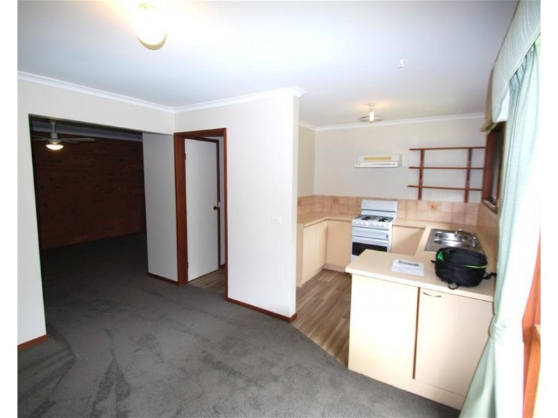 3/19  Randall Crescent, Moe VIC 3825