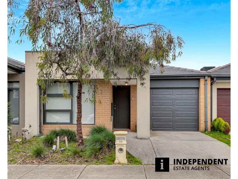 33 Grandvista Crescent, Cranbourne West VIC 3977