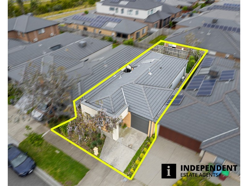 33 Grandvista Crescent, Cranbourne West VIC 3977