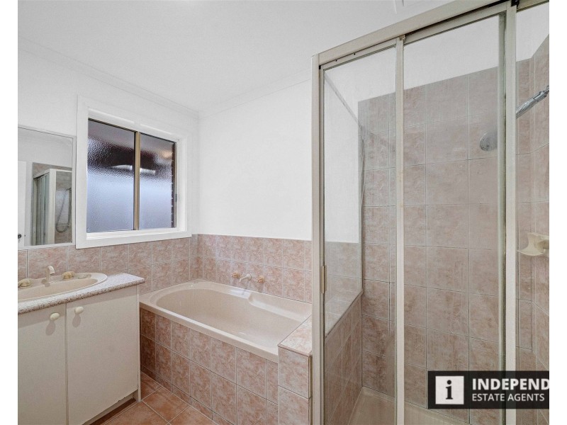 14 Woodlea Crescent, Craigieburn VIC 3064