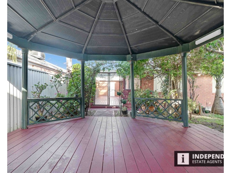 14 Woodlea Crescent, Craigieburn VIC 3064
