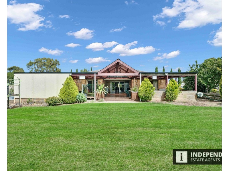 39  Croxton Drive, Kurunjang VIC 3337