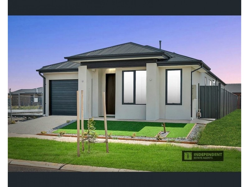 4 Ruff Way, Melton South VIC 3338