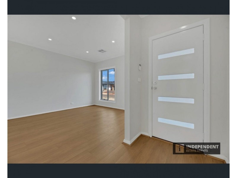 29 McCulloch Street, Melton South VIC 3338
