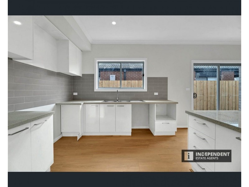 29 McCulloch Street, Melton South VIC 3338