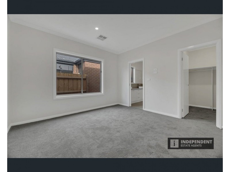 29 McCulloch Street, Melton South VIC 3338