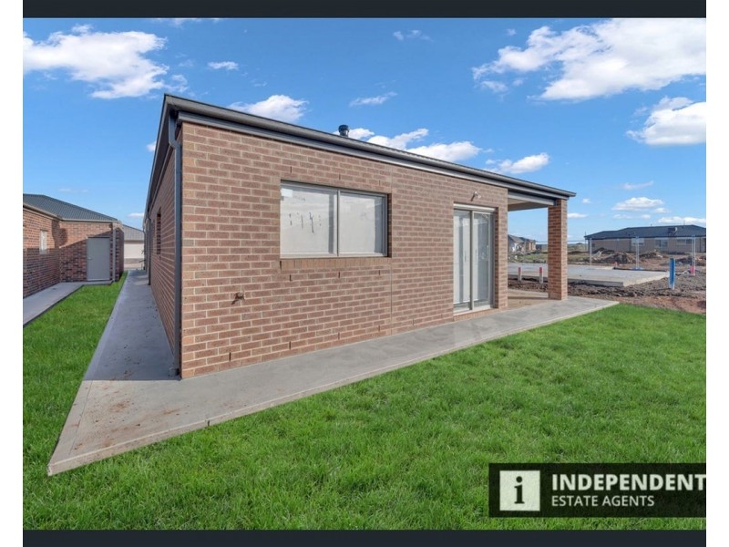 29 McCulloch Street, Melton South VIC 3338